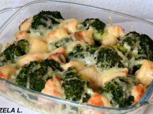 Gardusis makaronų apkepas su brokoliais ir lašiša