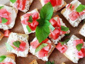 Gaivūs sumuštinukai su feta ir arbūzu