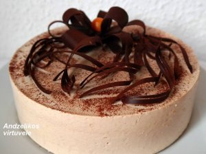Riešutinio biskvito tortas su kapučino skonio maskarponės kremu