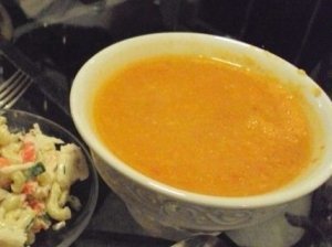Šalta geltonų pomidorų sriuba
