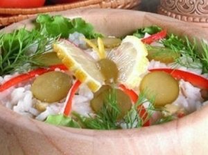 Tuno salotos su ryžiais