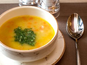 Kopūstų sriuba su lydytu sūreliu