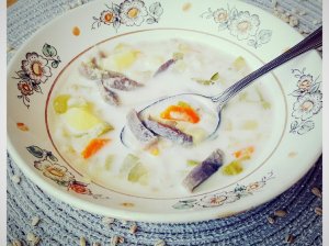 Raugintų agurkų sriuba su skrandukais