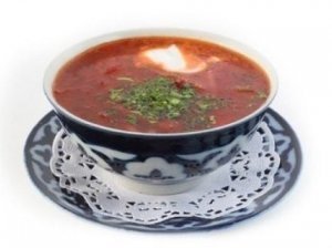 Šviežių burokėlių-kopūstų sriuba