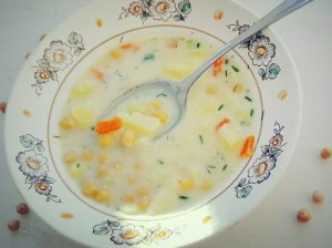 Avinžirnių sriuba su lydytu sūreliu