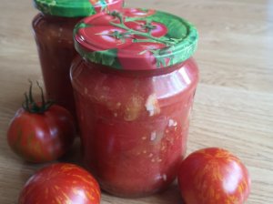 Konservuoti pomidorai savo sultyse (be pasterizavimo)