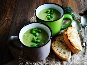 Trinta brokolių ir saldžių bulvių sriuba