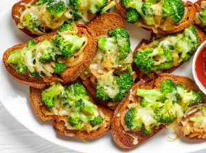 Kepti sumuštiniai su brokoliais