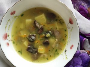 Kvapni daržovių sriuba su grybais