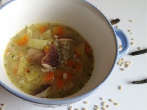 Perlinių kruopų ir baravykų sriuba