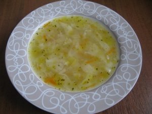 Kopūstų sriuba su vištiena