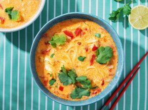 Tailandietiška vištienos ir makaronų sriuba