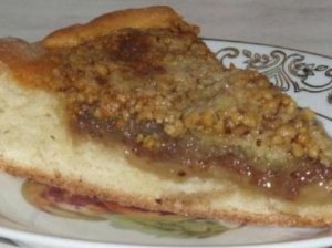 Medaus – riešutų pyragas