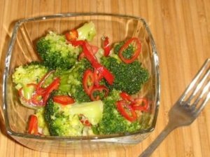 Brokolių salotos su medumi