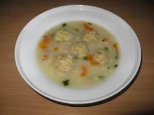 Ryžių sriuba su žuvies kukuliais