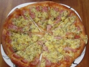Pica su kumpiu ir sūriu