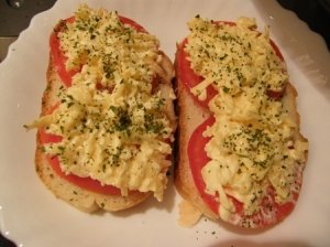 Pomidorų sumuštiniai su kiaušinių užtepėle