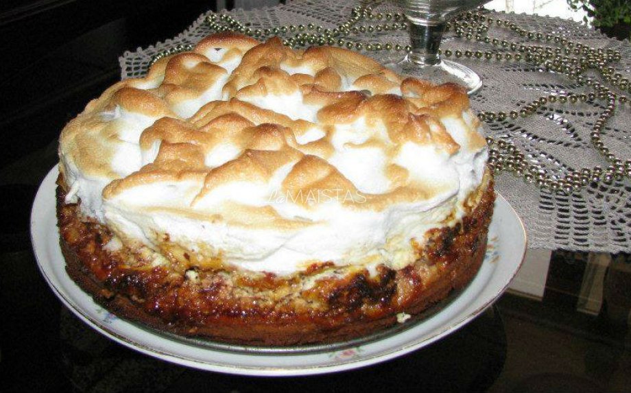 Skanusis varškės ir medaus pyragas su uogiene ir baltymų kepure pagal anytos receptą