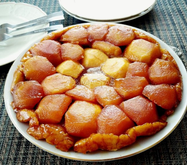 Apverstas obuolių pyragas Tarte Tatin
