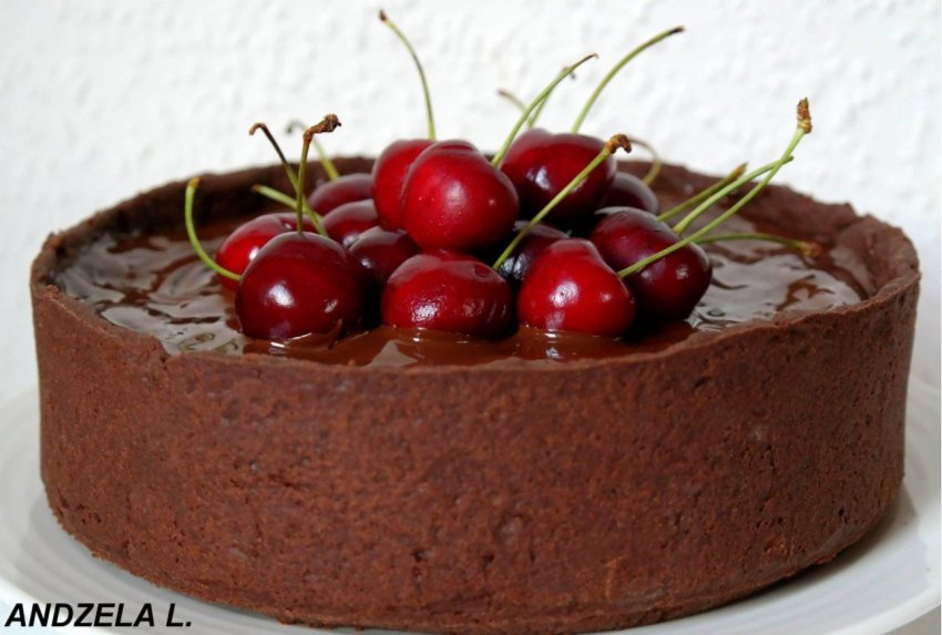 Šokoladinis varškės pyragas su vyšniomis