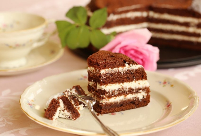 Šokoladinis uogienės tortas