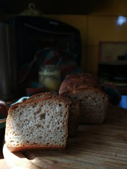 Puri šviesi naminė duona